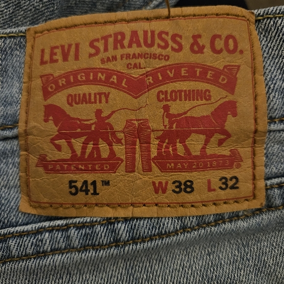 Levi Strauss 541 Jeans - Picture 4 of 9